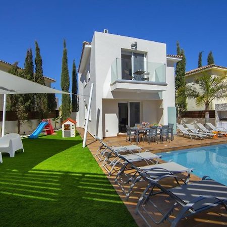 Tsokkos Family Villa - Pool Garden 2' Walk To Beach Protaras Eksteriør billede