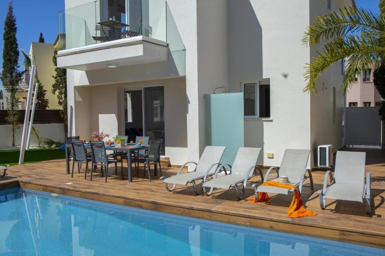 Tsokkos Family Villa - Pool Garden 2' Walk To Beach Protaras Eksteriør billede