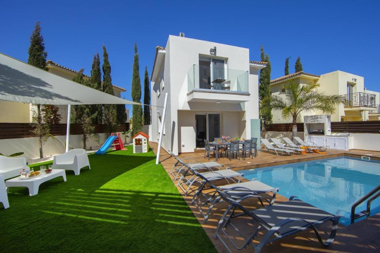 Tsokkos Family Villa - Pool Garden 2' Walk To Beach Protaras Eksteriør billede