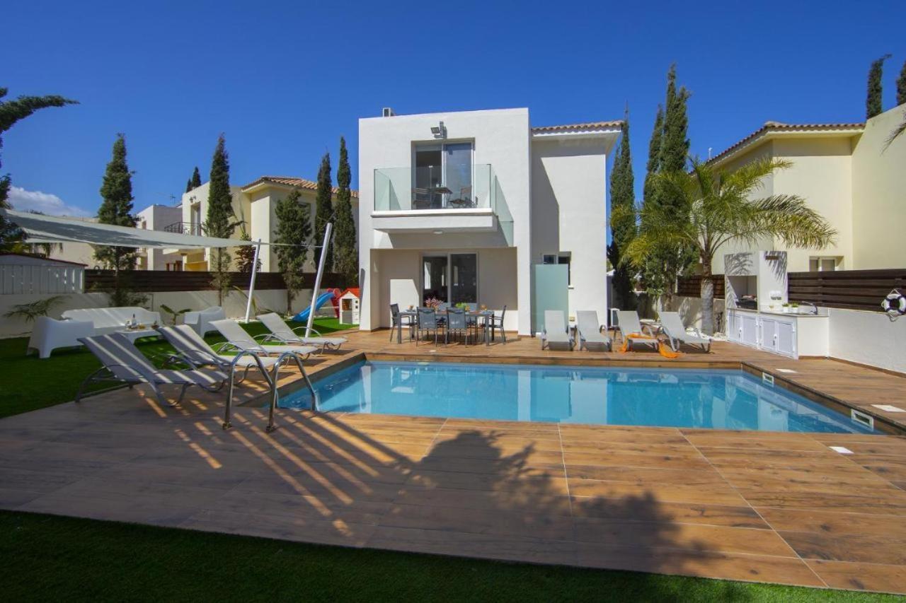Tsokkos Family Villa - Pool Garden 2' Walk To Beach Protaras Eksteriør billede