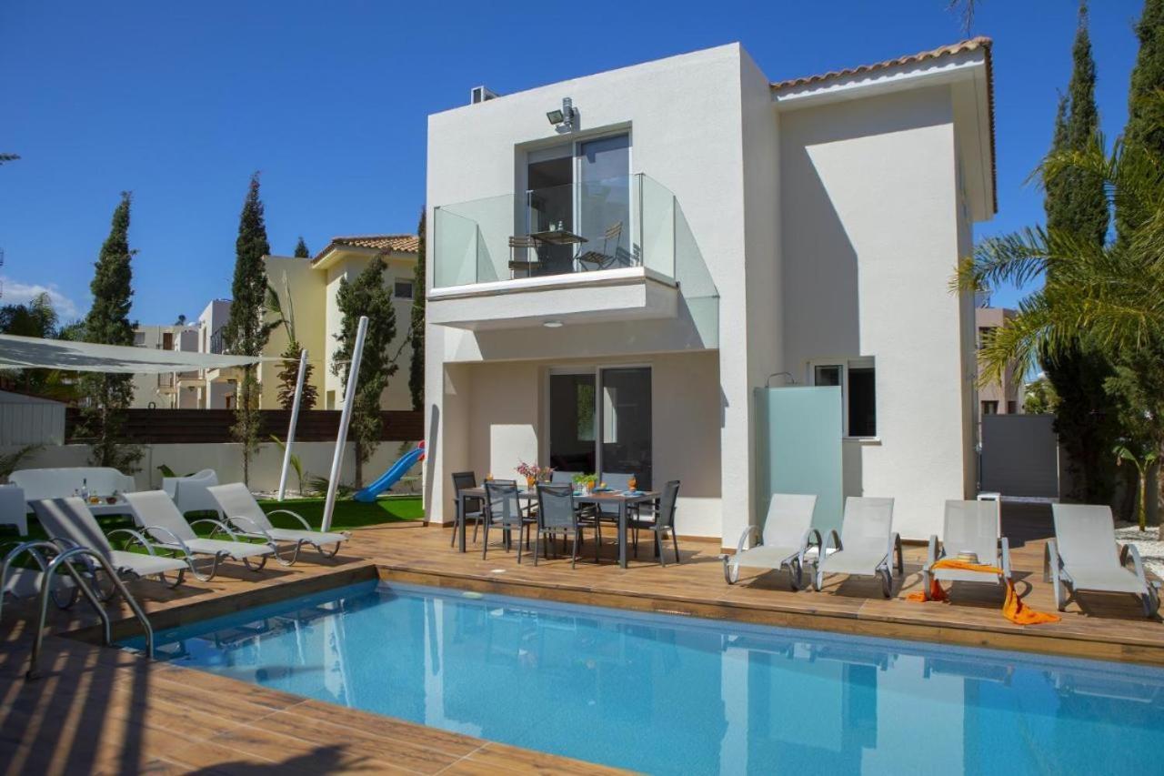 Tsokkos Family Villa - Pool Garden 2' Walk To Beach Protaras Eksteriør billede