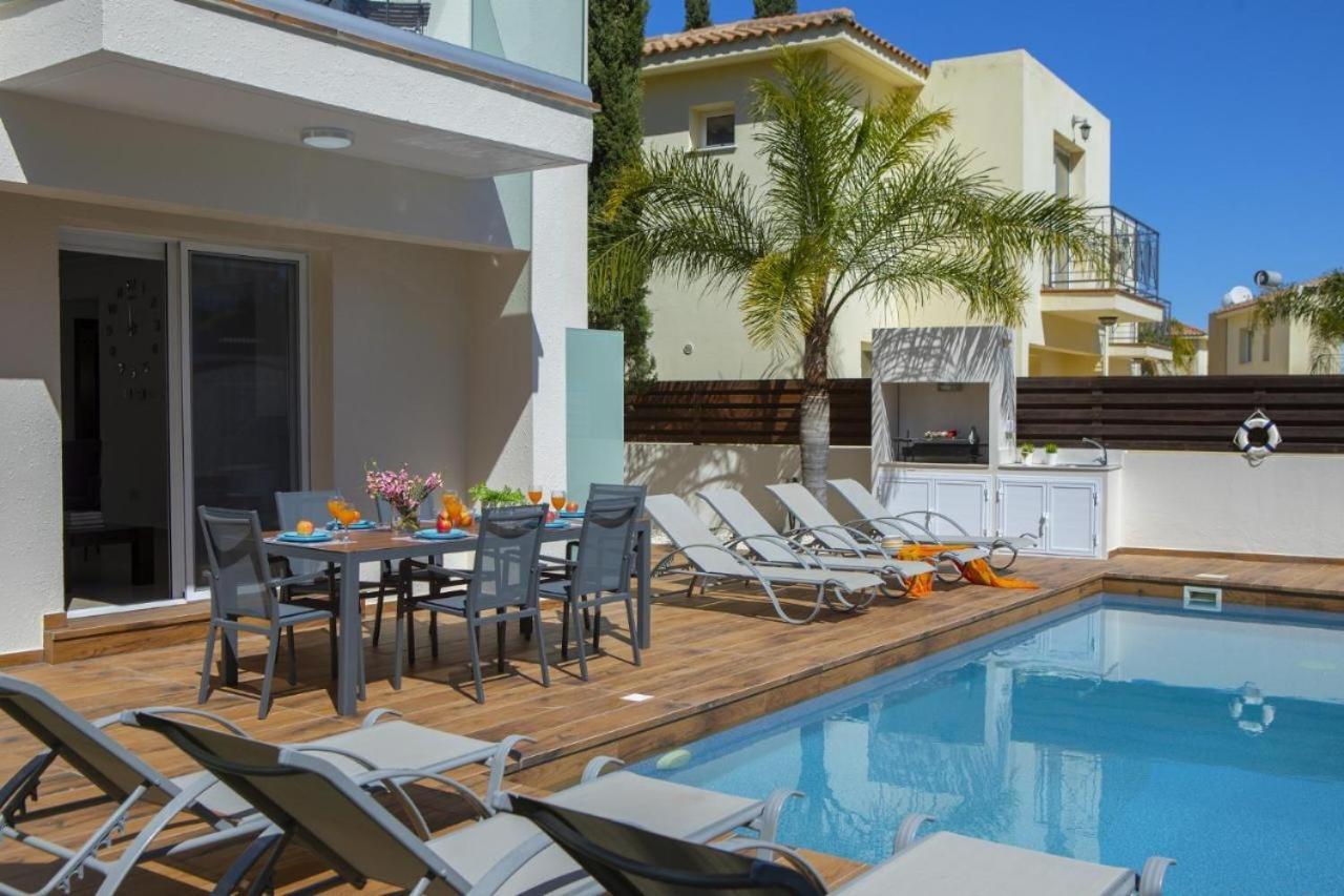 Tsokkos Family Villa - Pool Garden 2' Walk To Beach Protaras Eksteriør billede